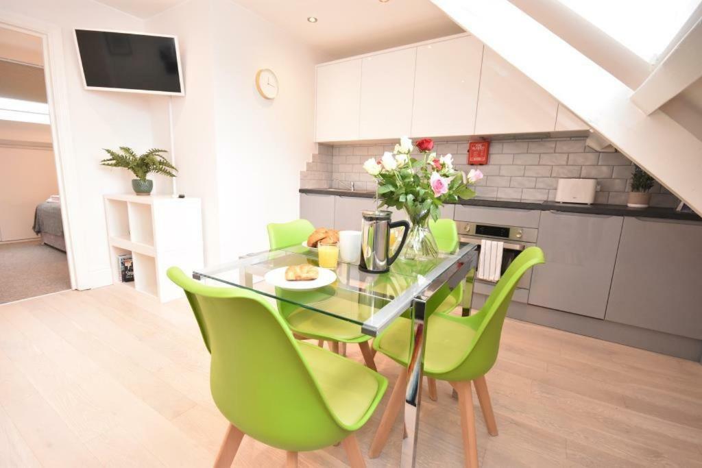 Apt 3, Opera House Ensuite 4Th Floor By Indigo Flats Londres Exterior foto