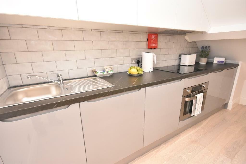 Apt 3, Opera House Ensuite 4Th Floor By Indigo Flats Londres Exterior foto