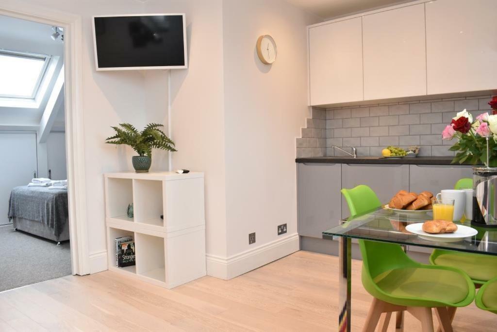 Apt 3, Opera House Ensuite 4Th Floor By Indigo Flats Londres Exterior foto